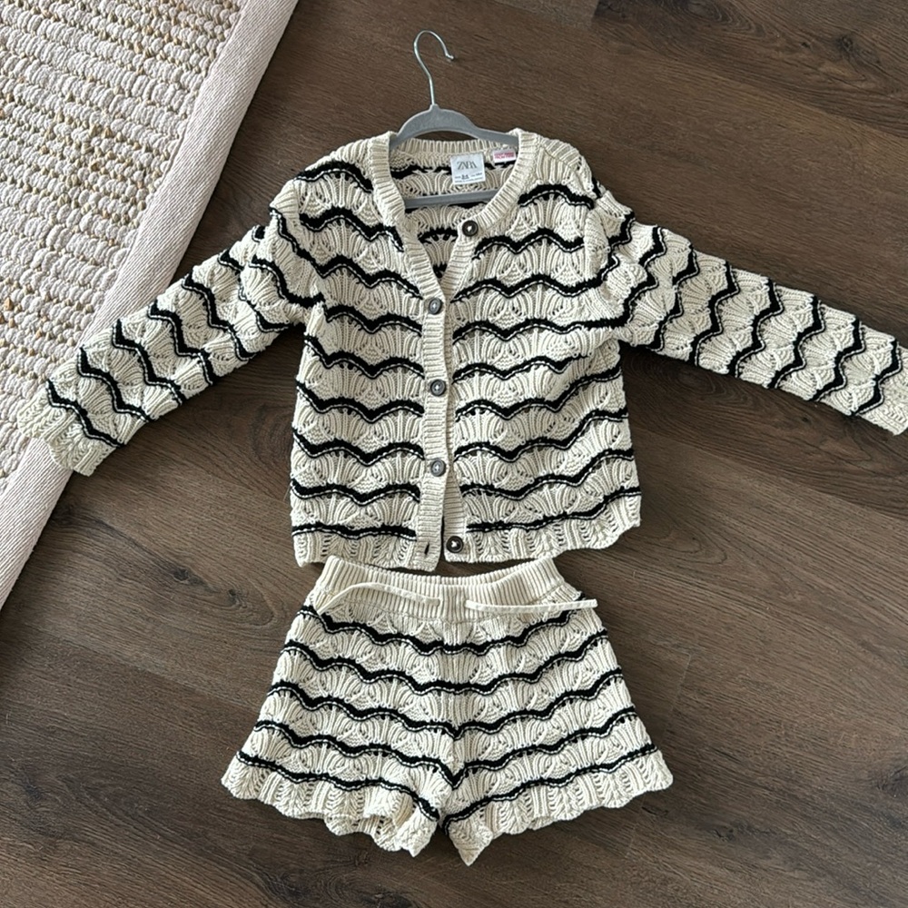 Zara knit set, size 3-4 excellent condition